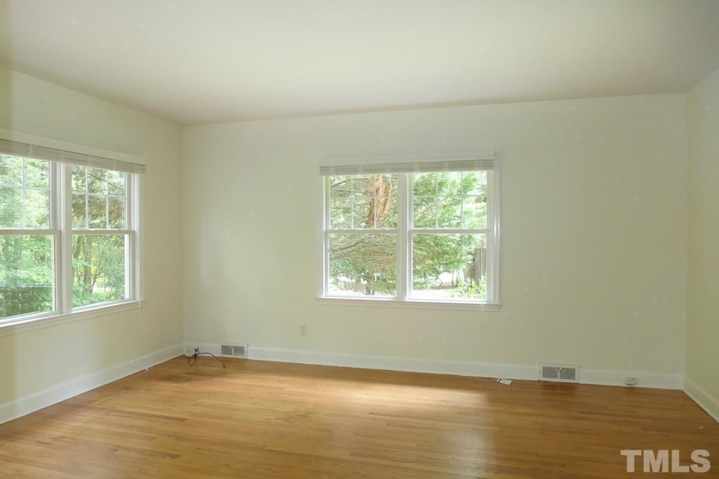 733 Raleigh Road - Photo 2