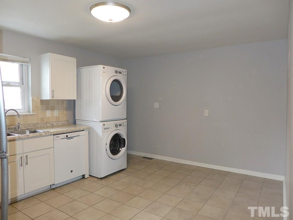 1411 Gearwood Avenue - Photo 6