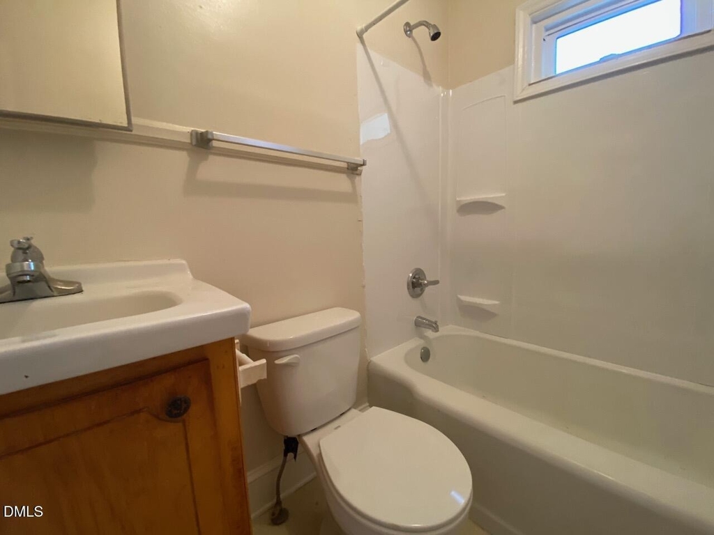 905 Bunn Terrace - Photo 10