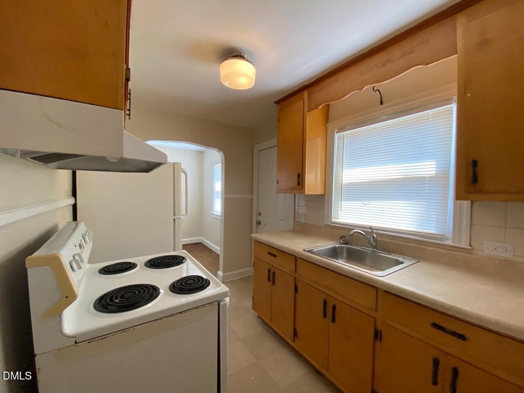 905 Bunn Terrace - Photo 7