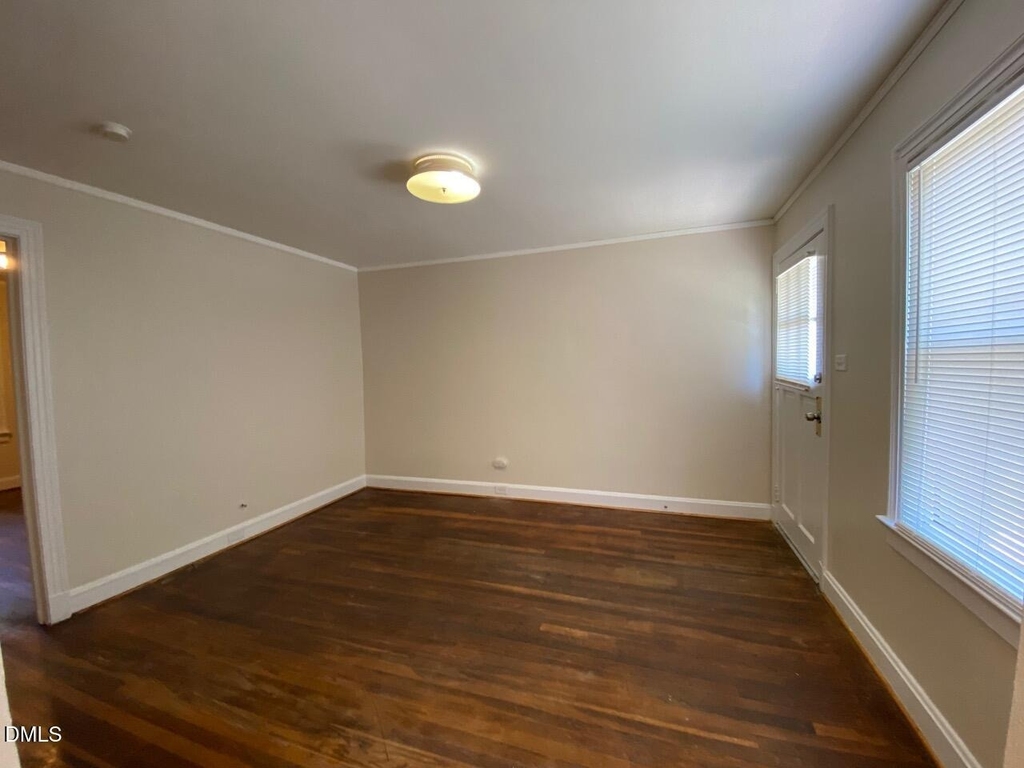 905 Bunn Terrace - Photo 2