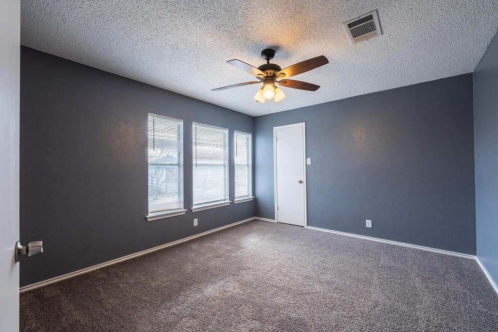 1240 Dexford Dr - Photo 15