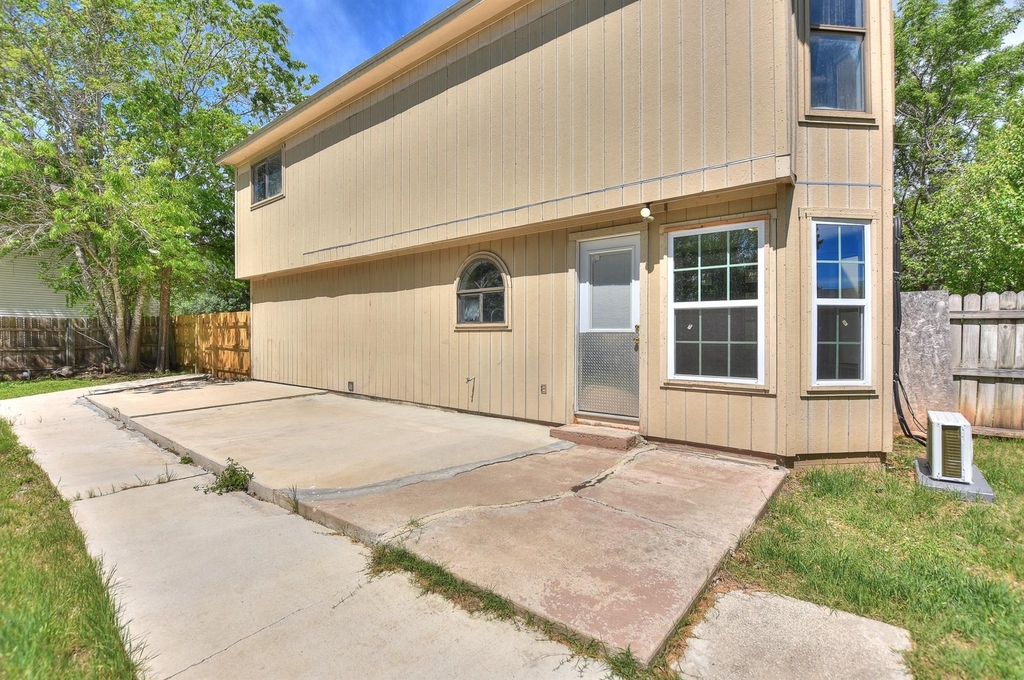 1202 Southwalk St - Photo 28
