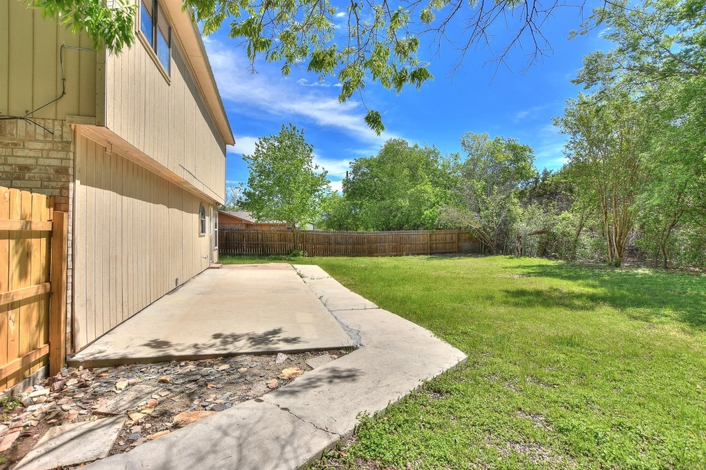 1202 Southwalk St - Photo 4