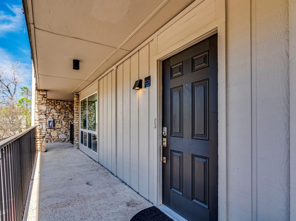 500 E Riverside Dr - Photo 29