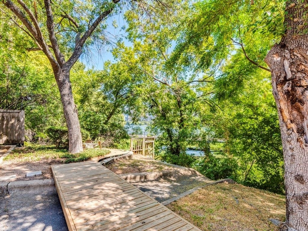 500 E Riverside Dr - Photo 23