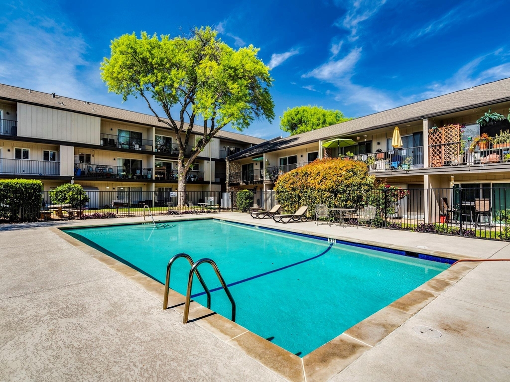 500 E Riverside Dr - Photo 27