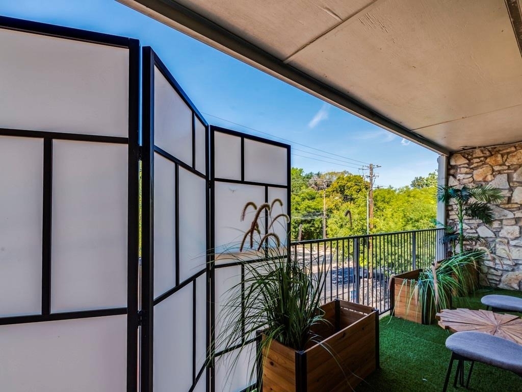 500 E Riverside Dr - Photo 21