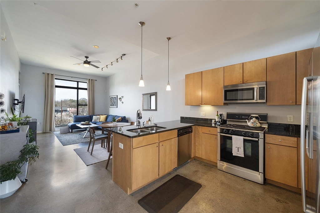 2525 S Lamar Blvd - Photo 8