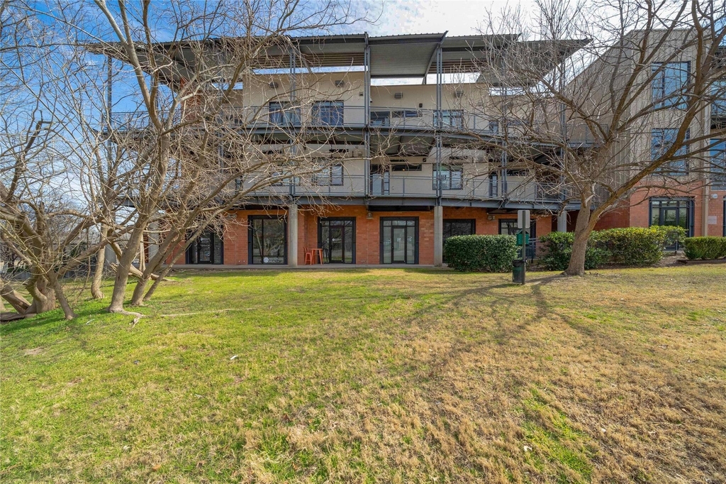 2525 S Lamar Blvd - Photo 0