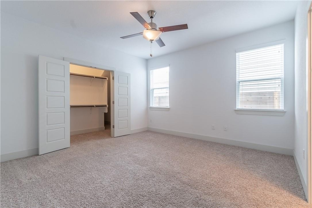 1410 Casa Dr - Photo 4