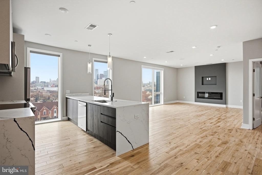 1000 W Girard Avenue - Photo 2