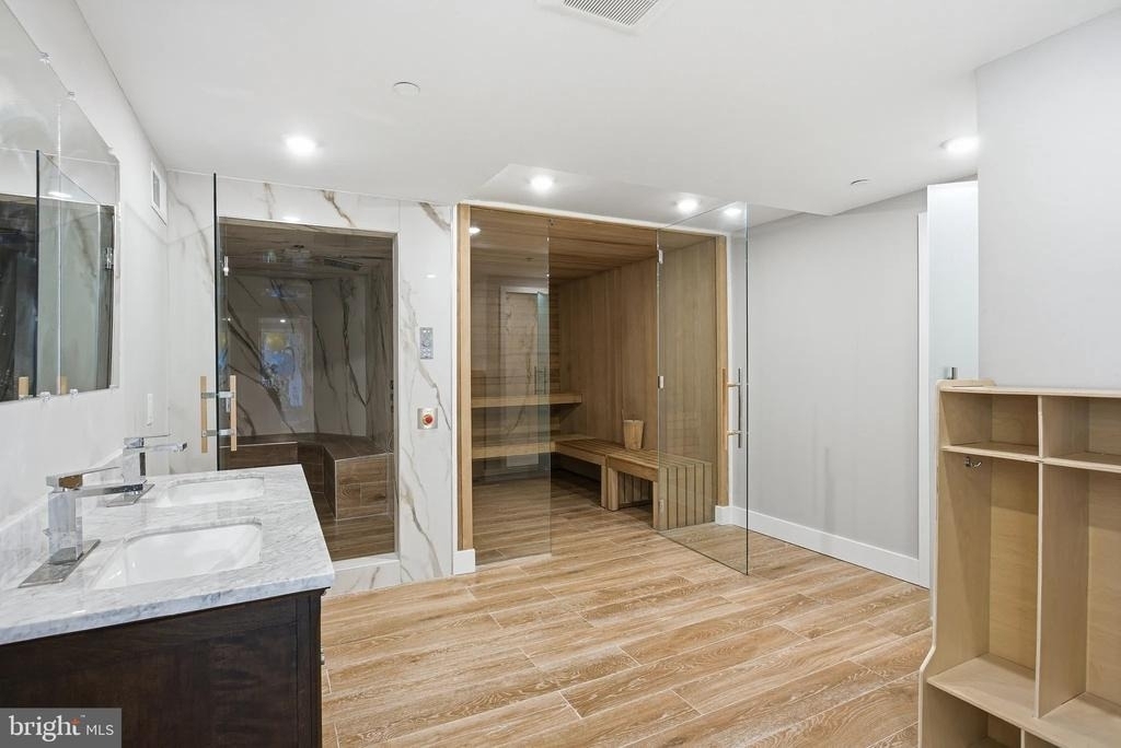 1000 W Girard Avenue - Photo 20