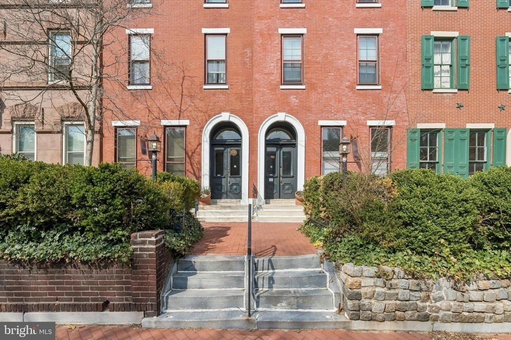 2105 Green Street - Photo 1