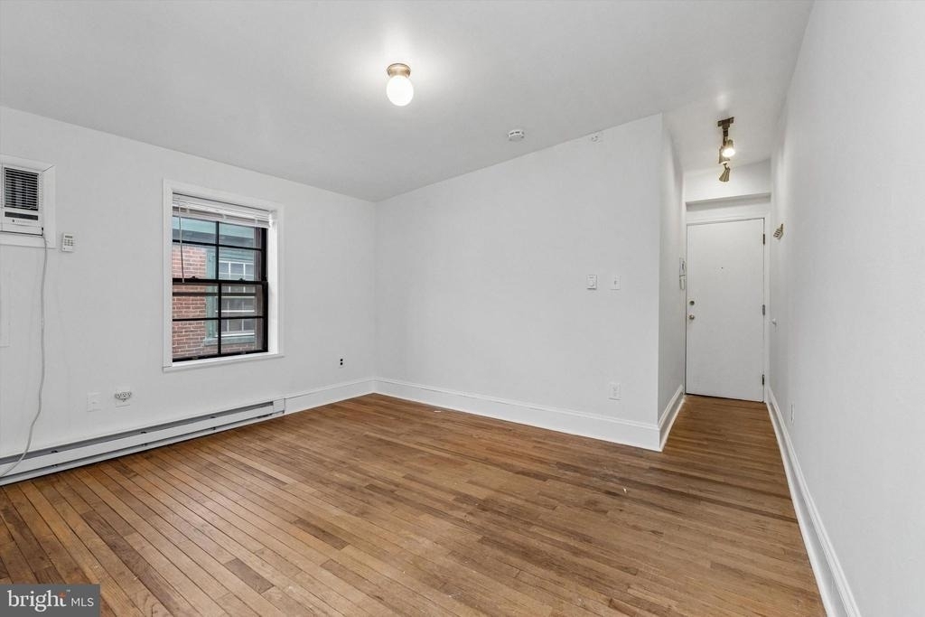 2105 Green Street - Photo 5