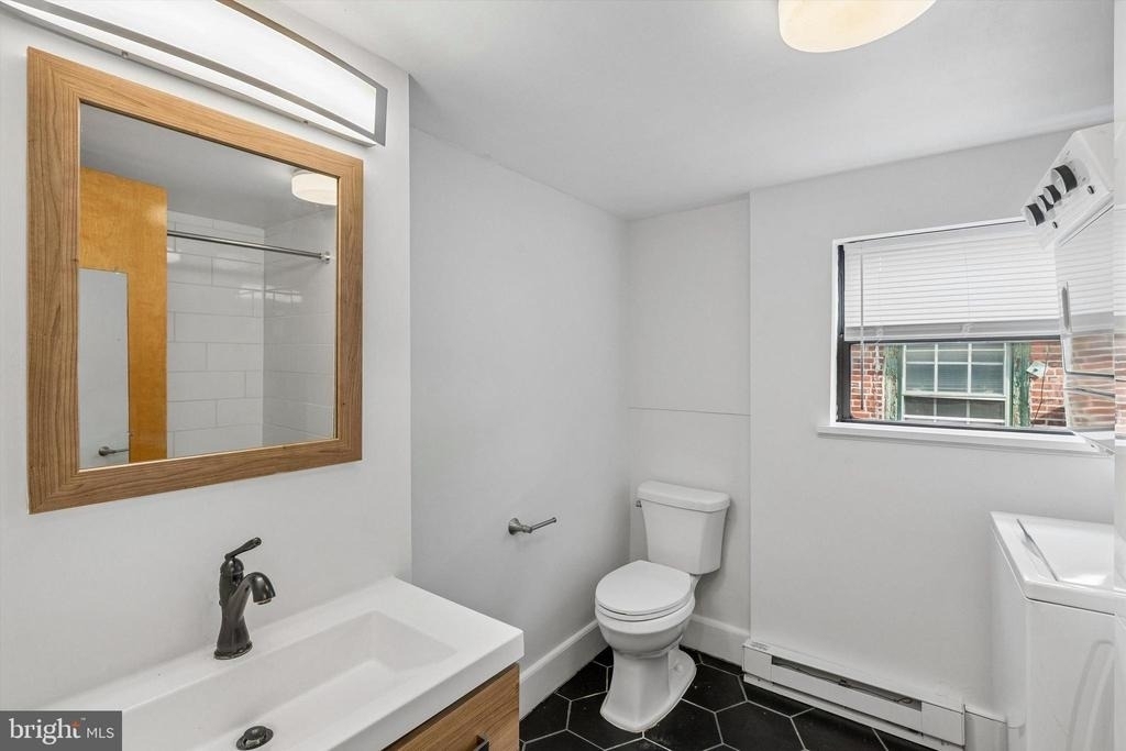 2105 Green Street - Photo 6