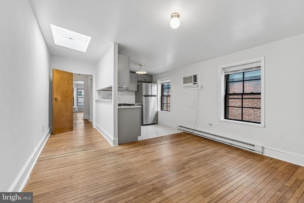 2105 Green Street - Photo 3