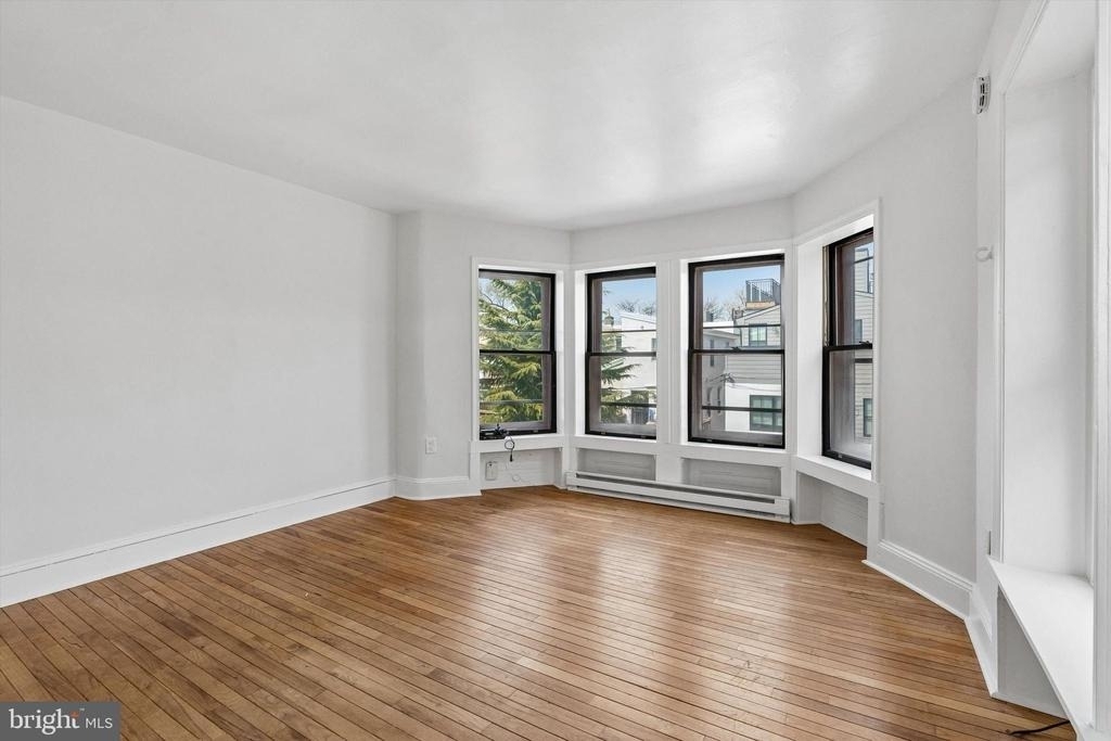 2105 Green Street - Photo 8
