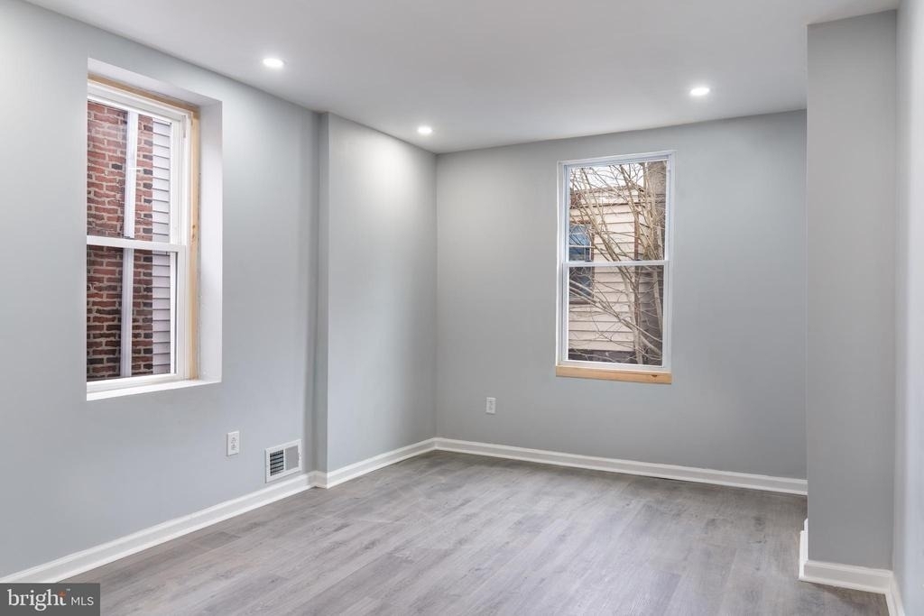 2323 Moore Street - Photo 17