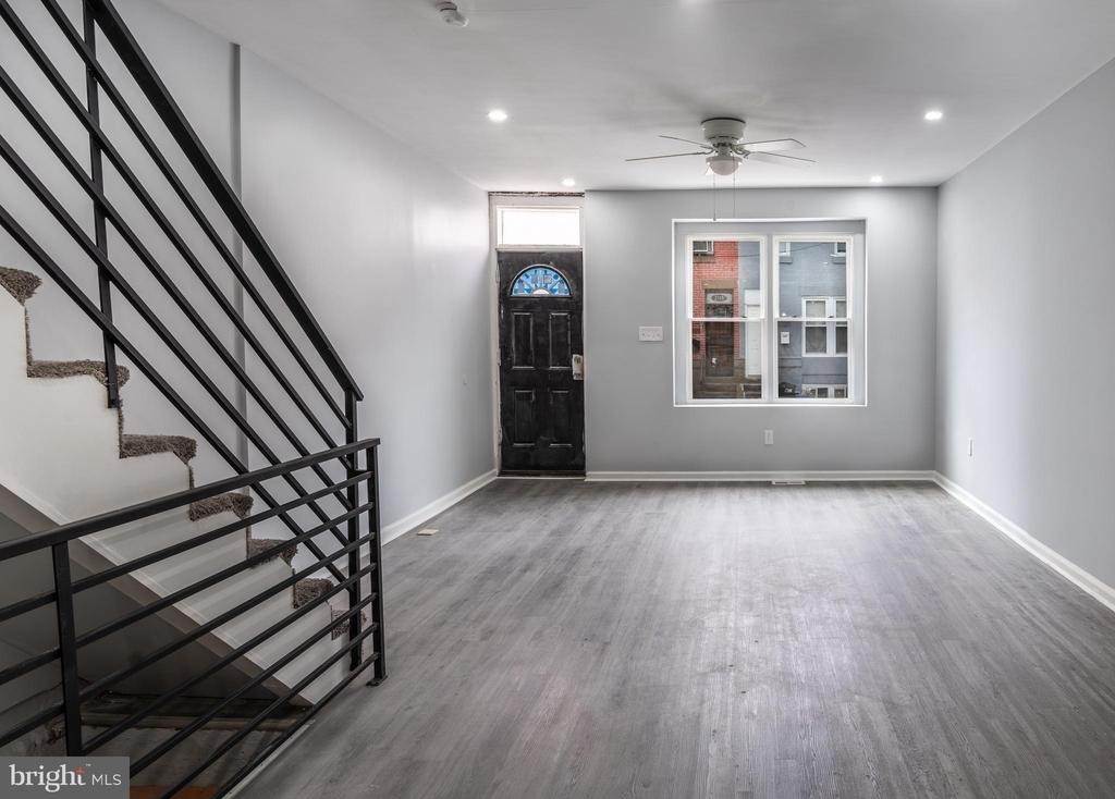 2323 Moore Street - Photo 3