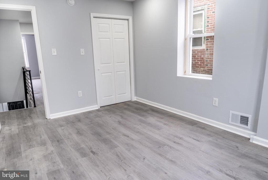2323 Moore Street - Photo 18