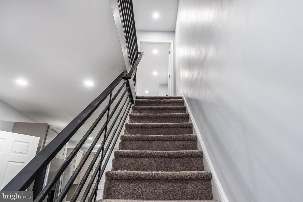 2323 Moore Street - Photo 10