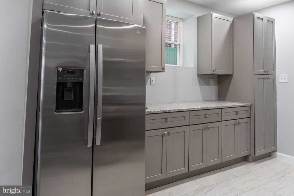 2323 Moore Street - Photo 7