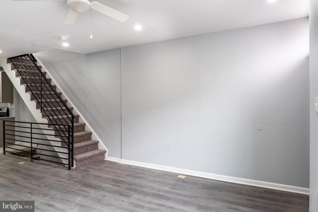 2323 Moore Street - Photo 2