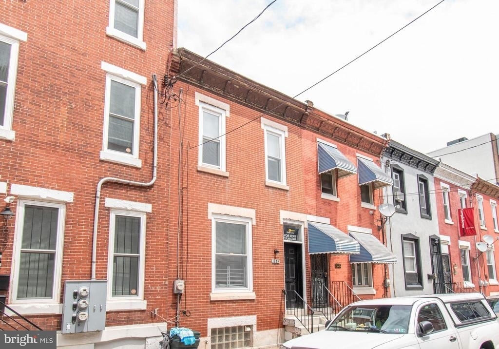 1635 Fontain Street - Photo 2