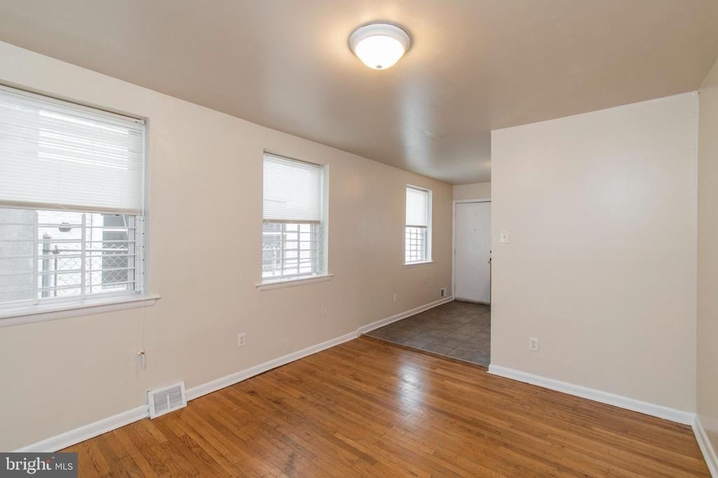 1635 Fontain Street - Photo 10