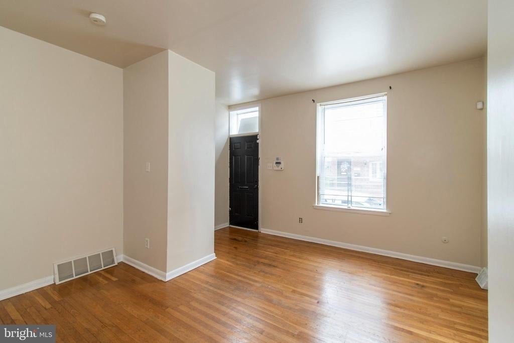 1635 Fontain Street - Photo 6
