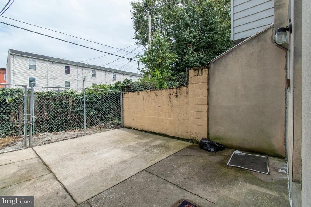 1635 Fontain Street - Photo 27
