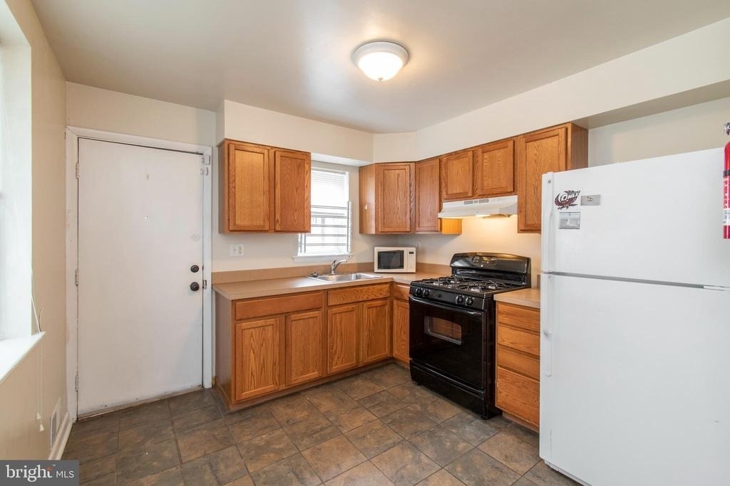 1635 Fontain Street - Photo 14
