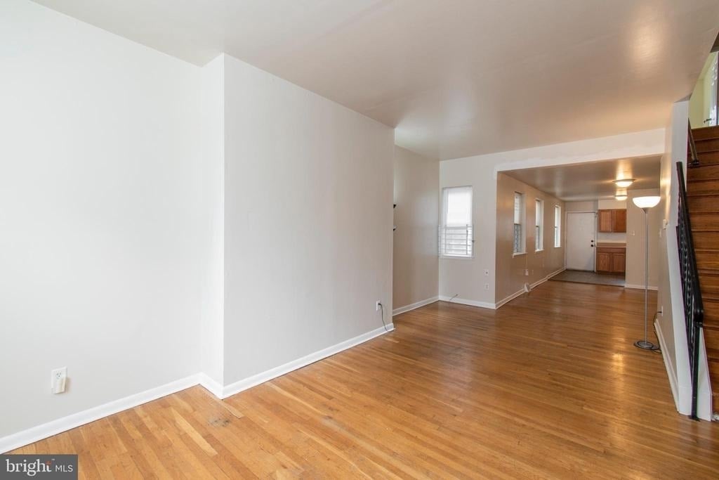 1635 Fontain Street - Photo 4