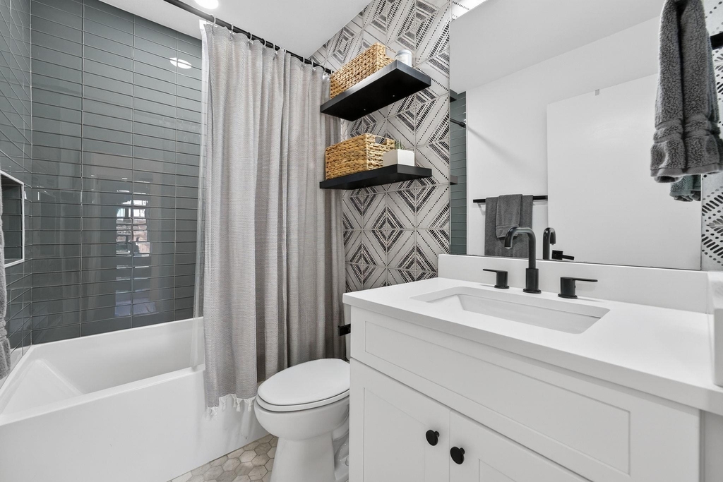 504 W Croslin St - Photo 17