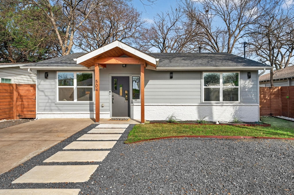504 W Croslin St - Photo 2