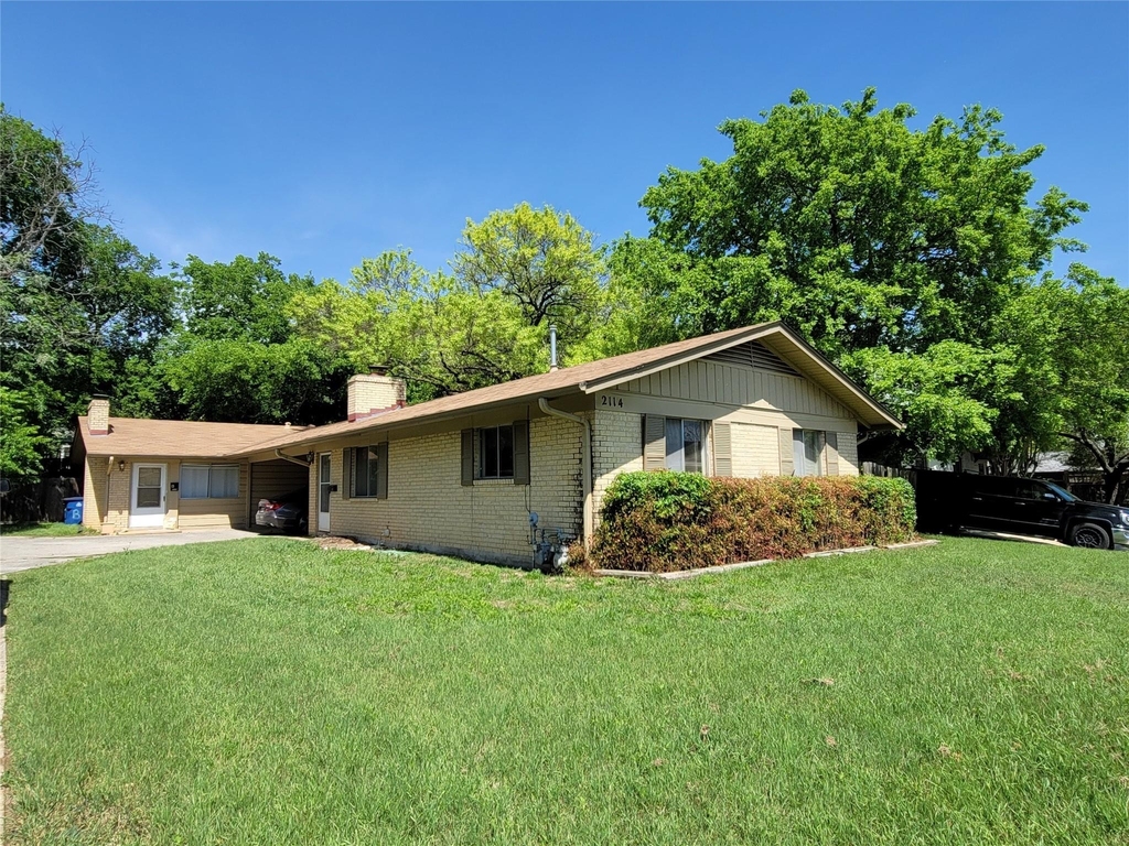 2114 Ann Arbor Ave - Photo 0