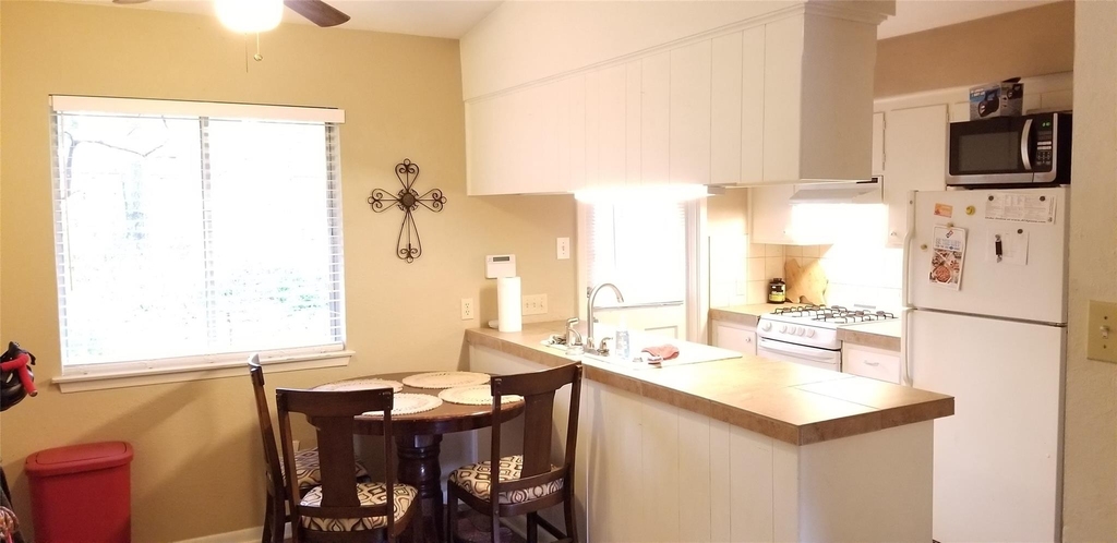 2114 Ann Arbor Ave - Photo 4