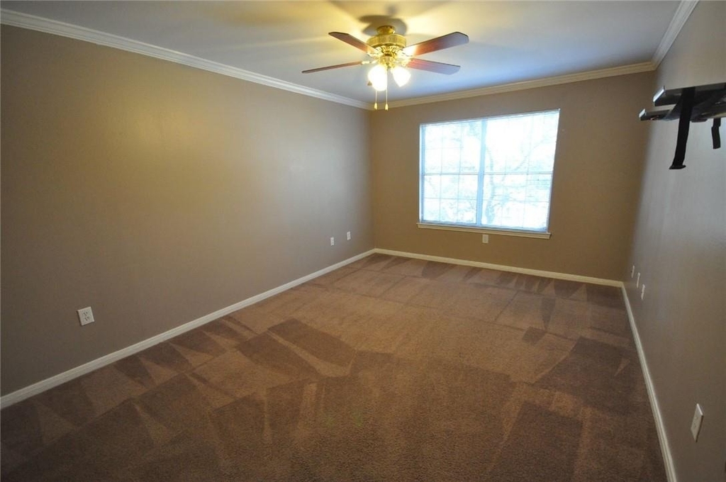 501 W 26th St - Photo 7