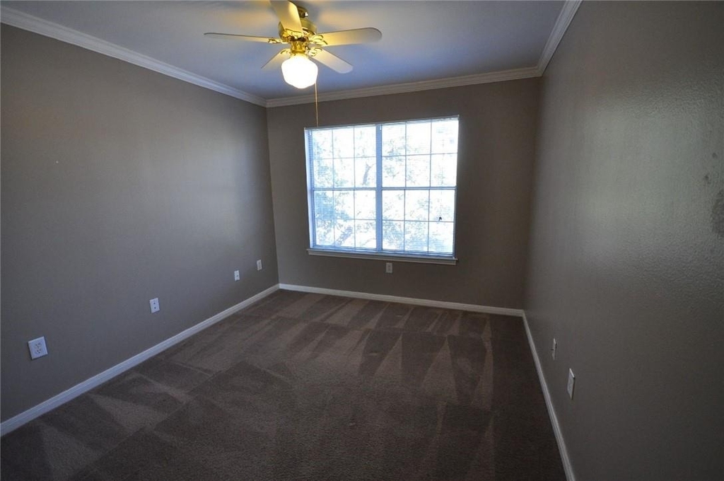 501 W 26th St - Photo 5
