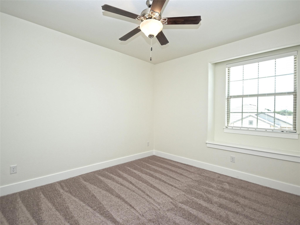 415 Parkline Dr - Photo 10