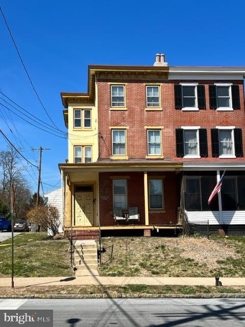 453 W Gay Street - Photo 0