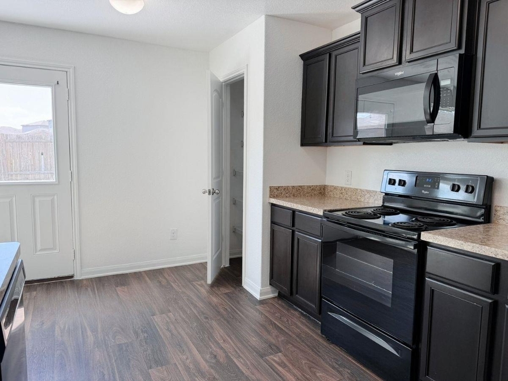 3000 Cressler Ln - Photo 8