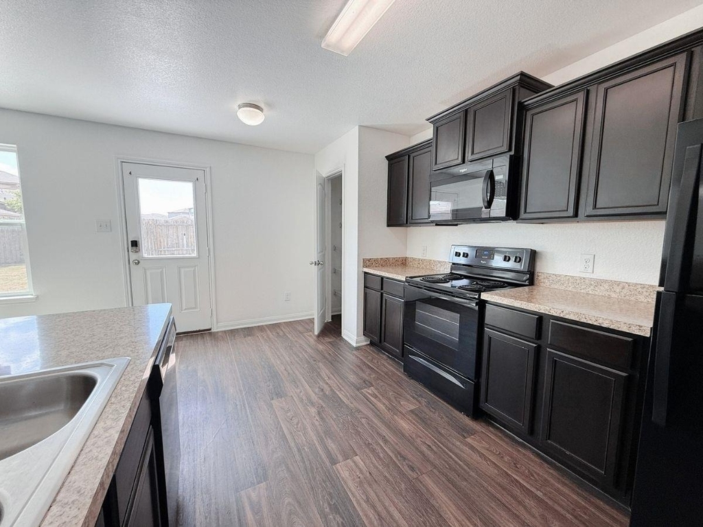 3000 Cressler Ln - Photo 10