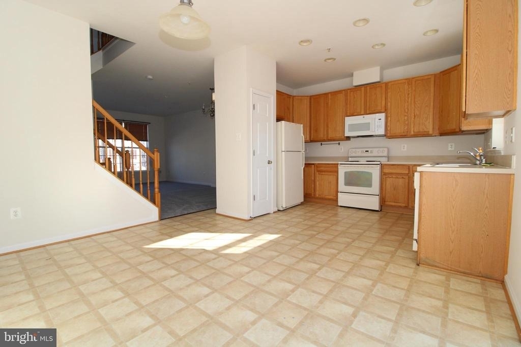 12916 Yellow Jacket Road - Photo 8