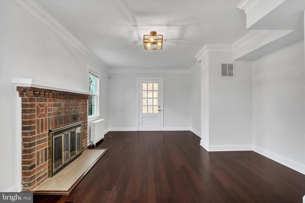 1002 Chillum Road - Photo 4
