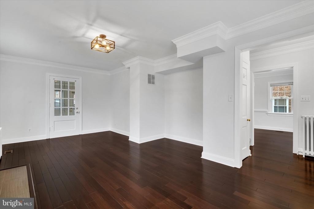 1002 Chillum Road - Photo 5