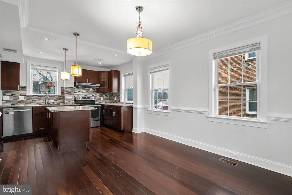 1002 Chillum Road - Photo 9