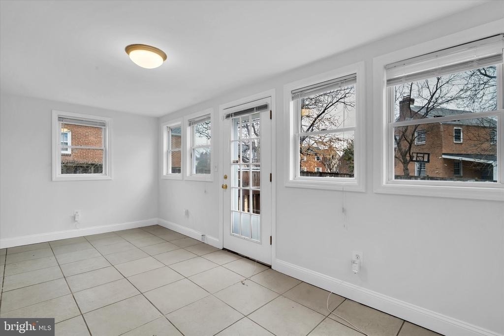 1002 Chillum Road - Photo 18
