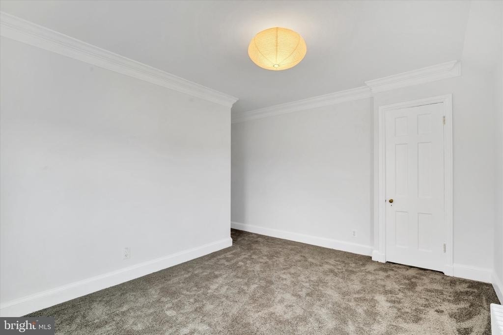 1002 Chillum Road - Photo 32